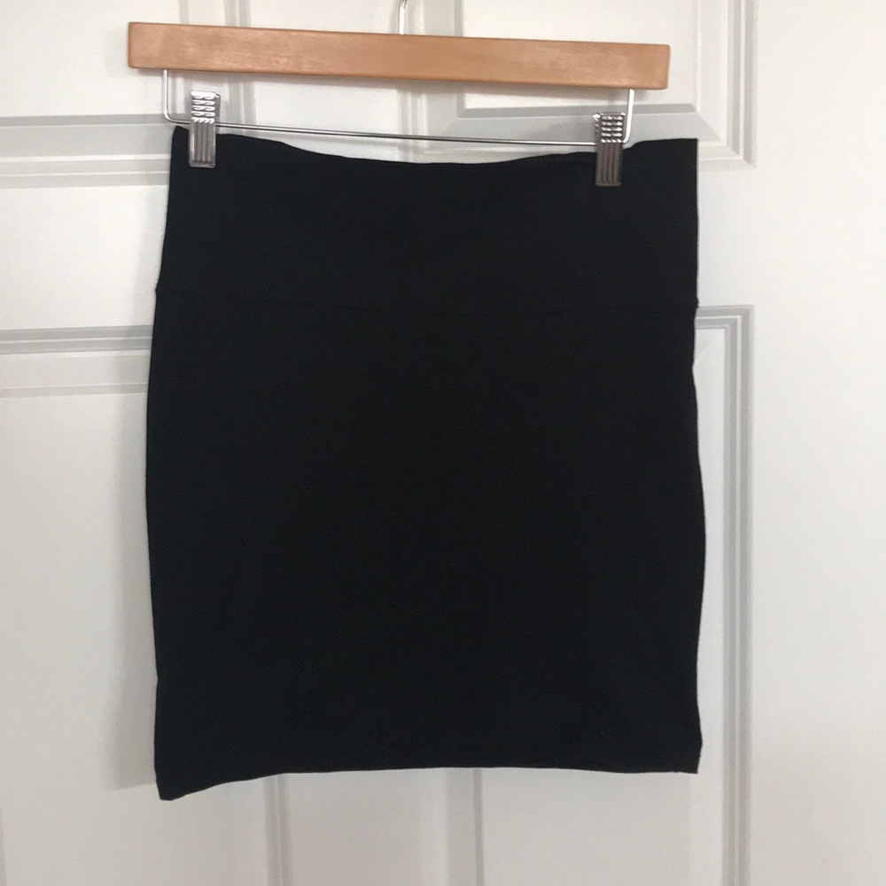 Black fitted mini skirt